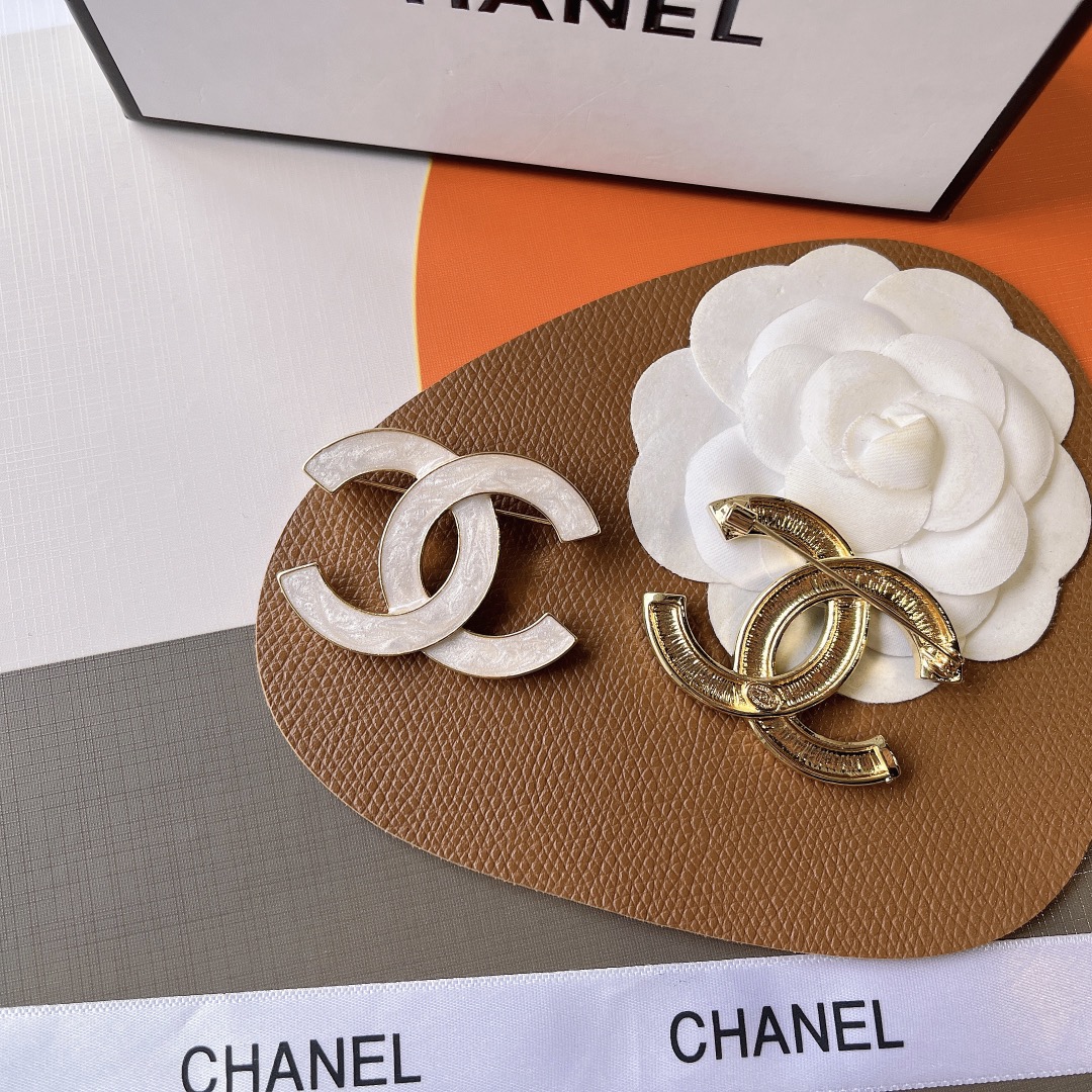 Replica CHANEL Brooch