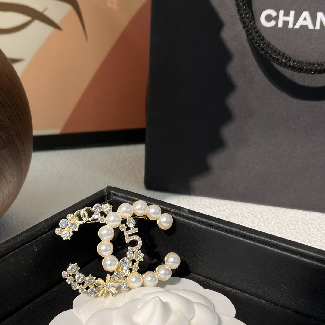 Replica CHANEL Brooch