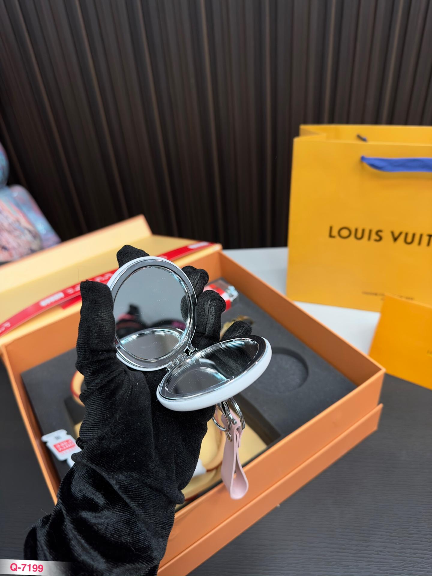 Replica Louis Vuitton Bag set 10*16CM
