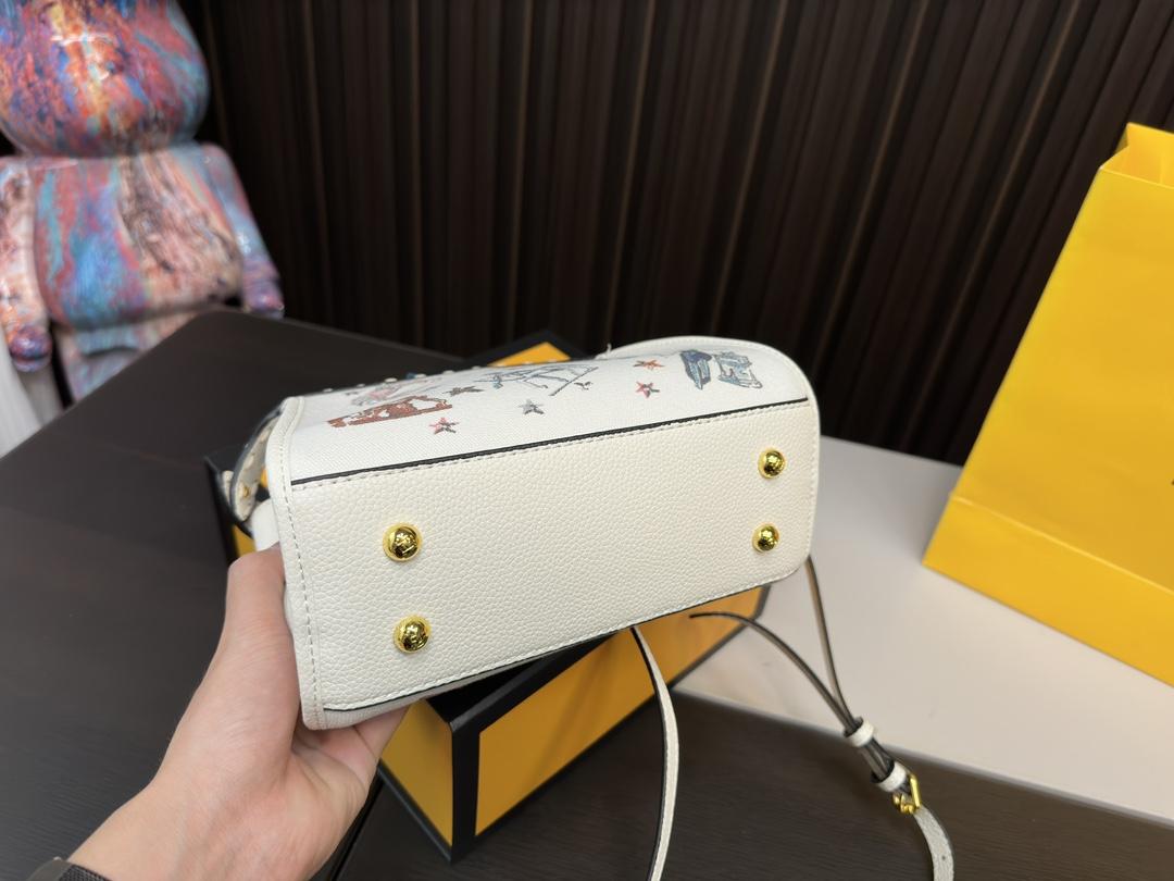 Replica Fendi Bag 23*18CM