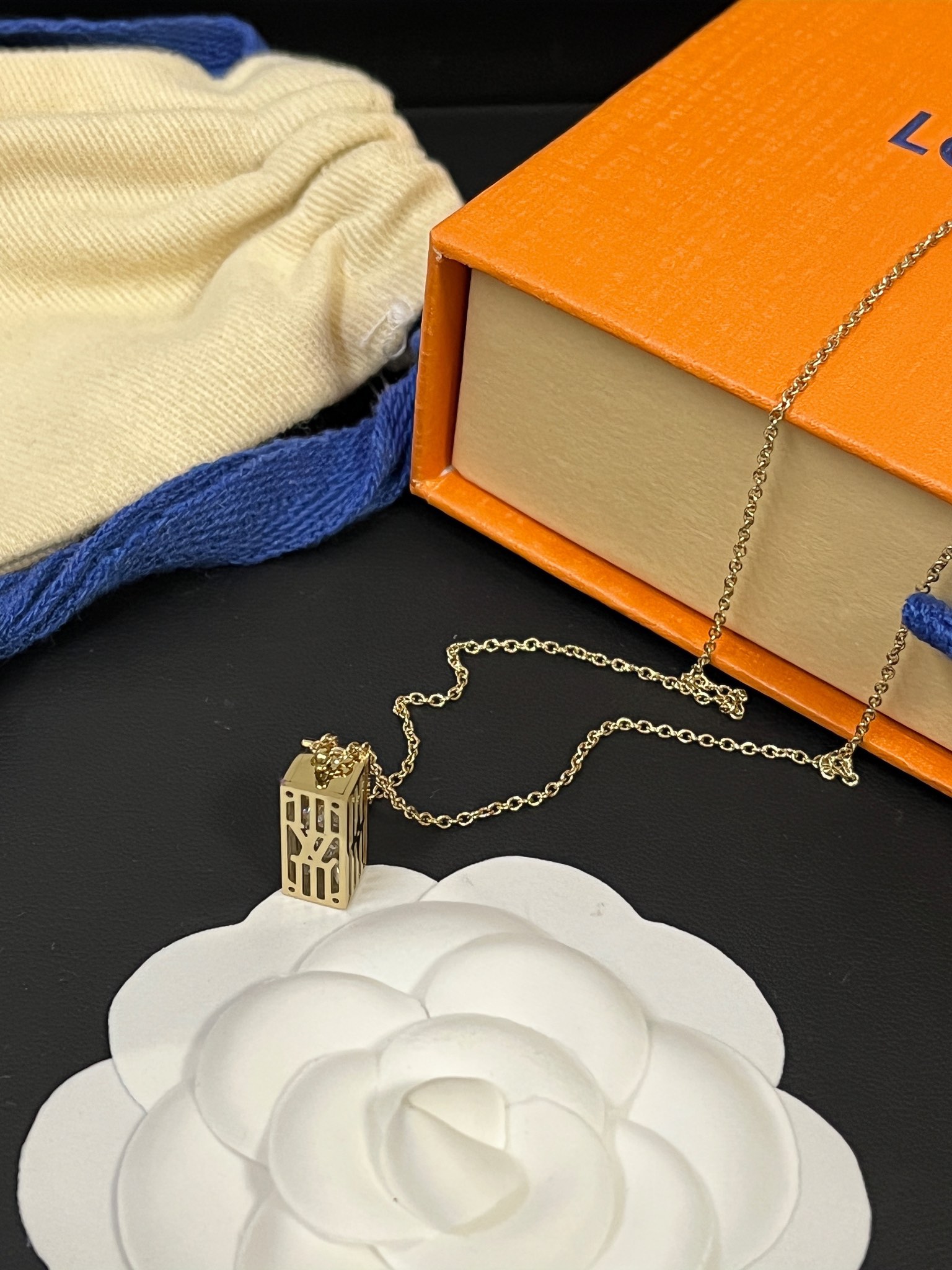 Replica LOUIS VUITTON Necklace