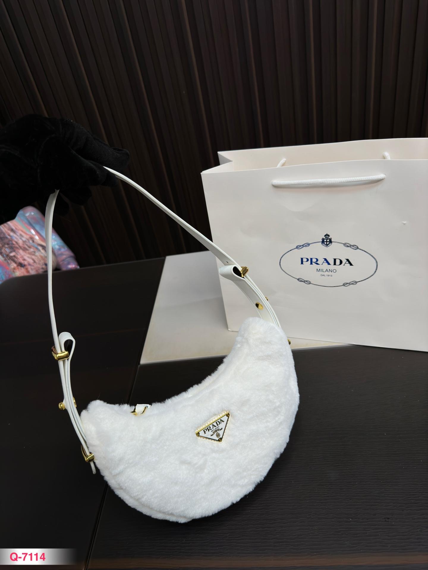 Replica Prada Bag 22*13CM
