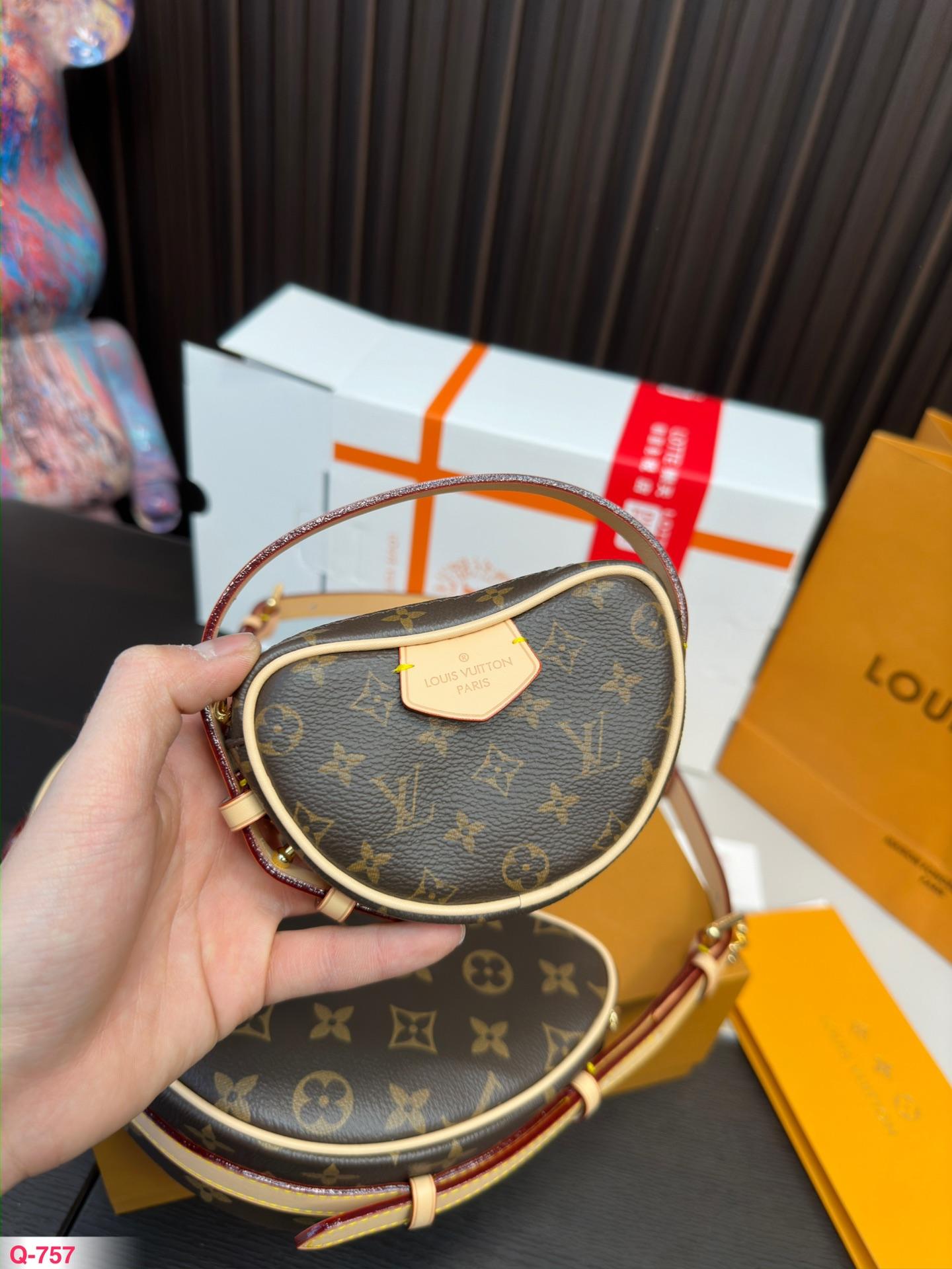 Replica Louis Vuitton Bag 14*25CM