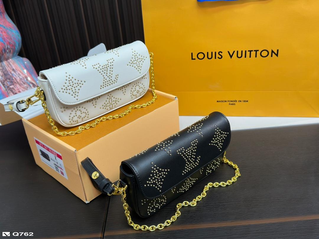 Replica Louis Vuitton Bag 11.5*22CM