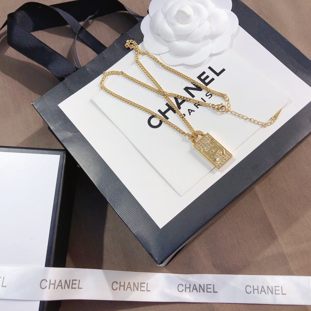 Replica CHANEL Necklace