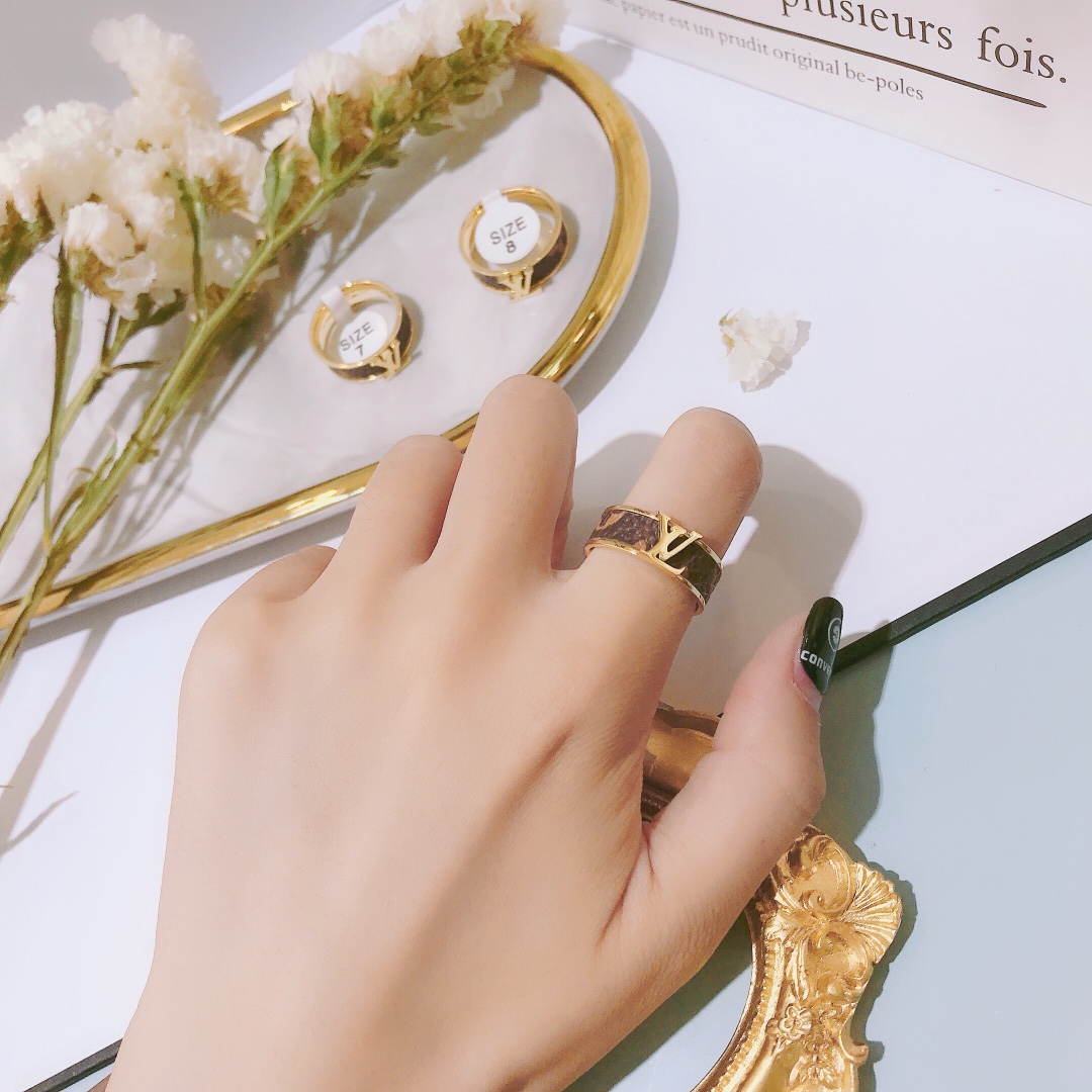 Replica LOUIS VUITTON Ring