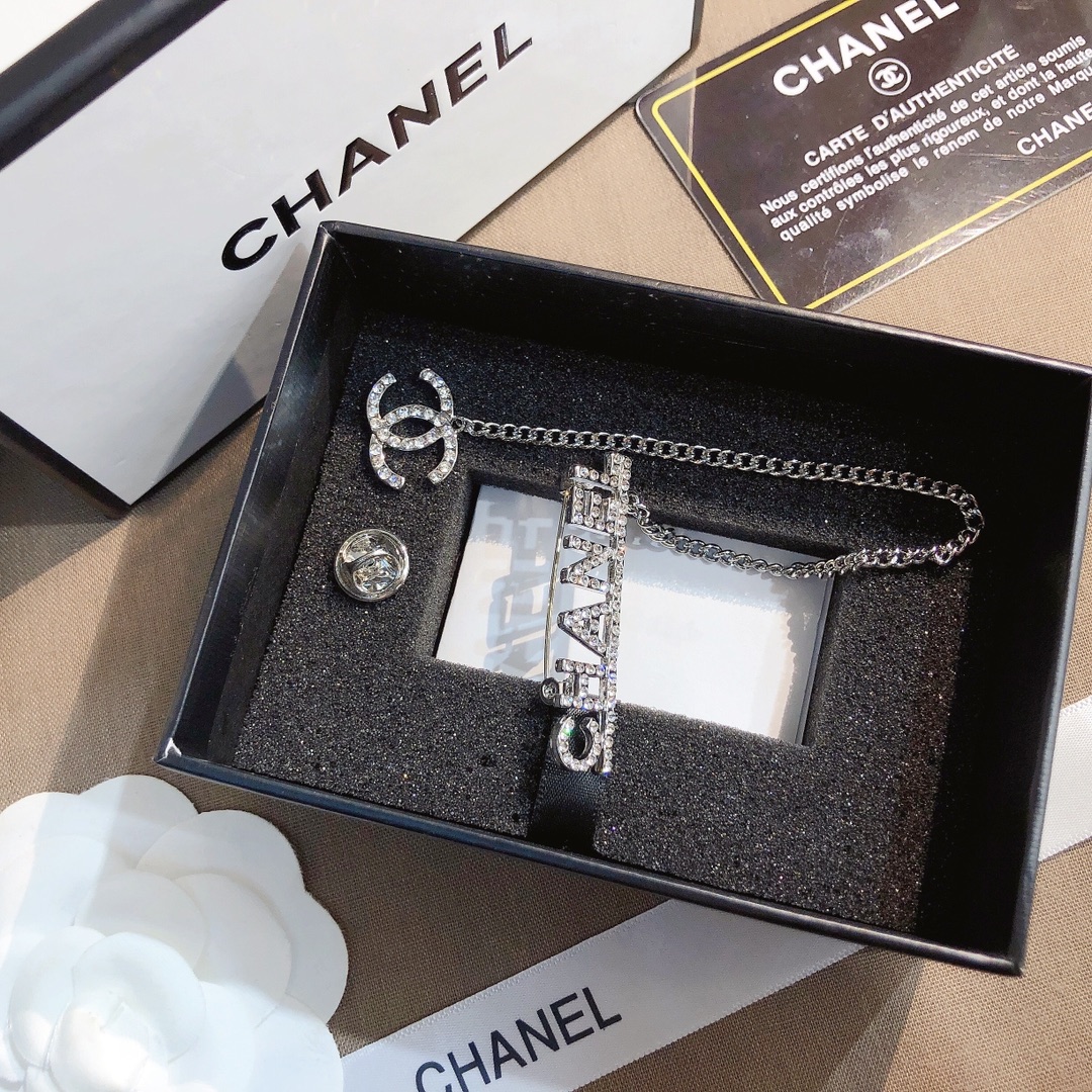 Replica CHANEL Brooch