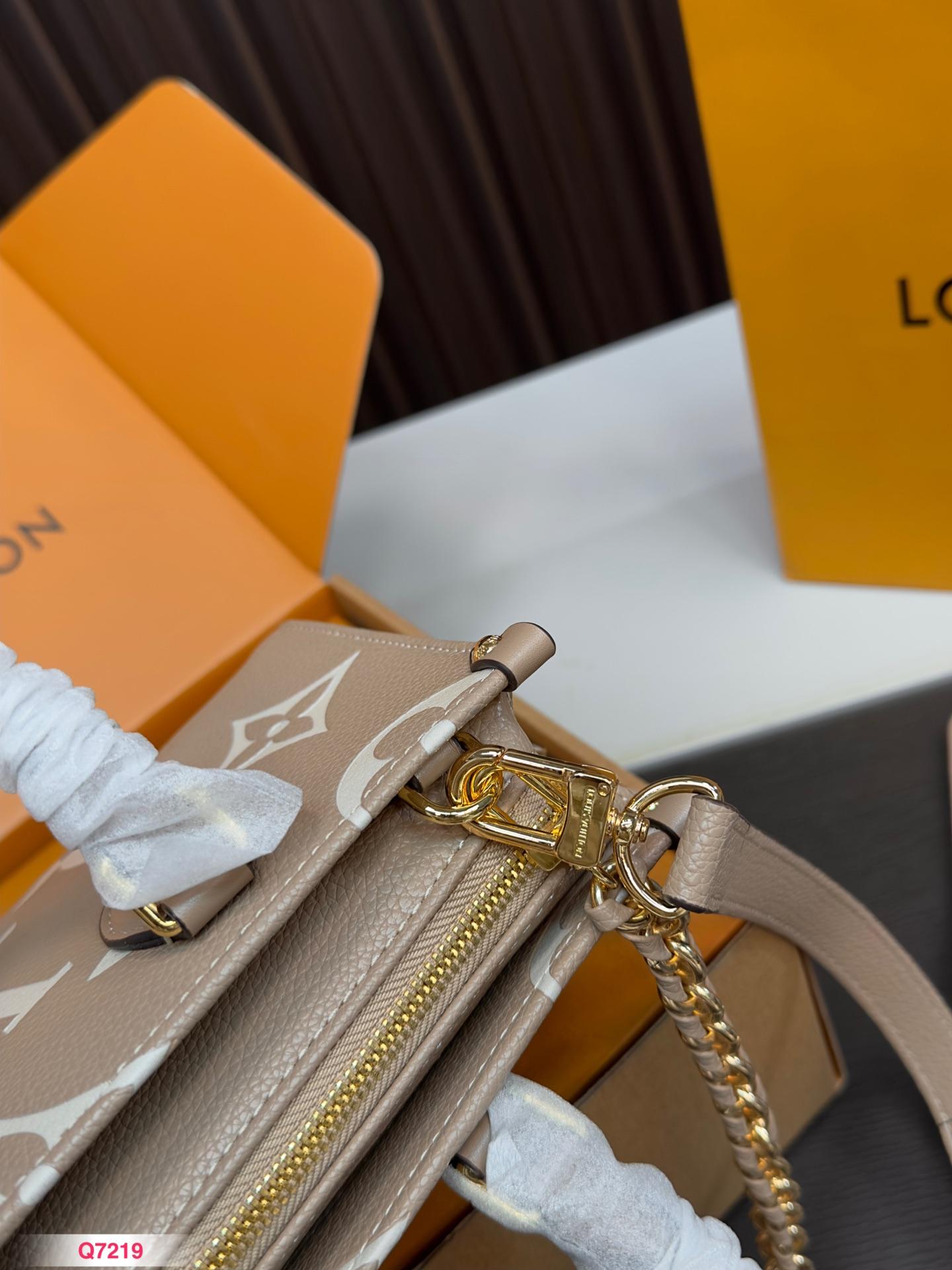 Replica Louis Vuitton Bag 14*26CM