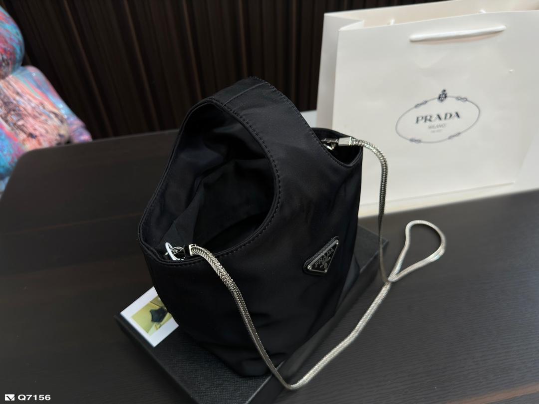 Replica Prada Bag 18*15CM