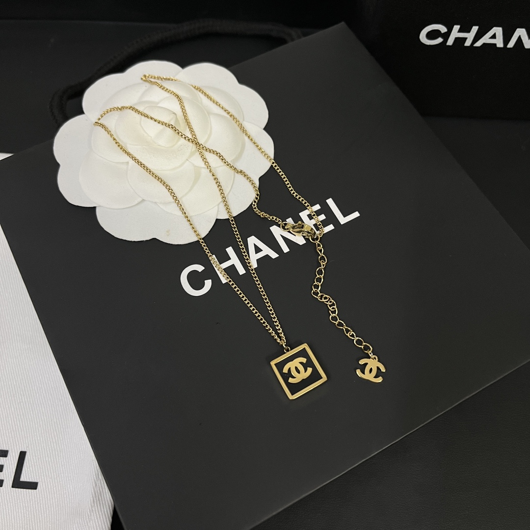 Replica CHANEL Necklace