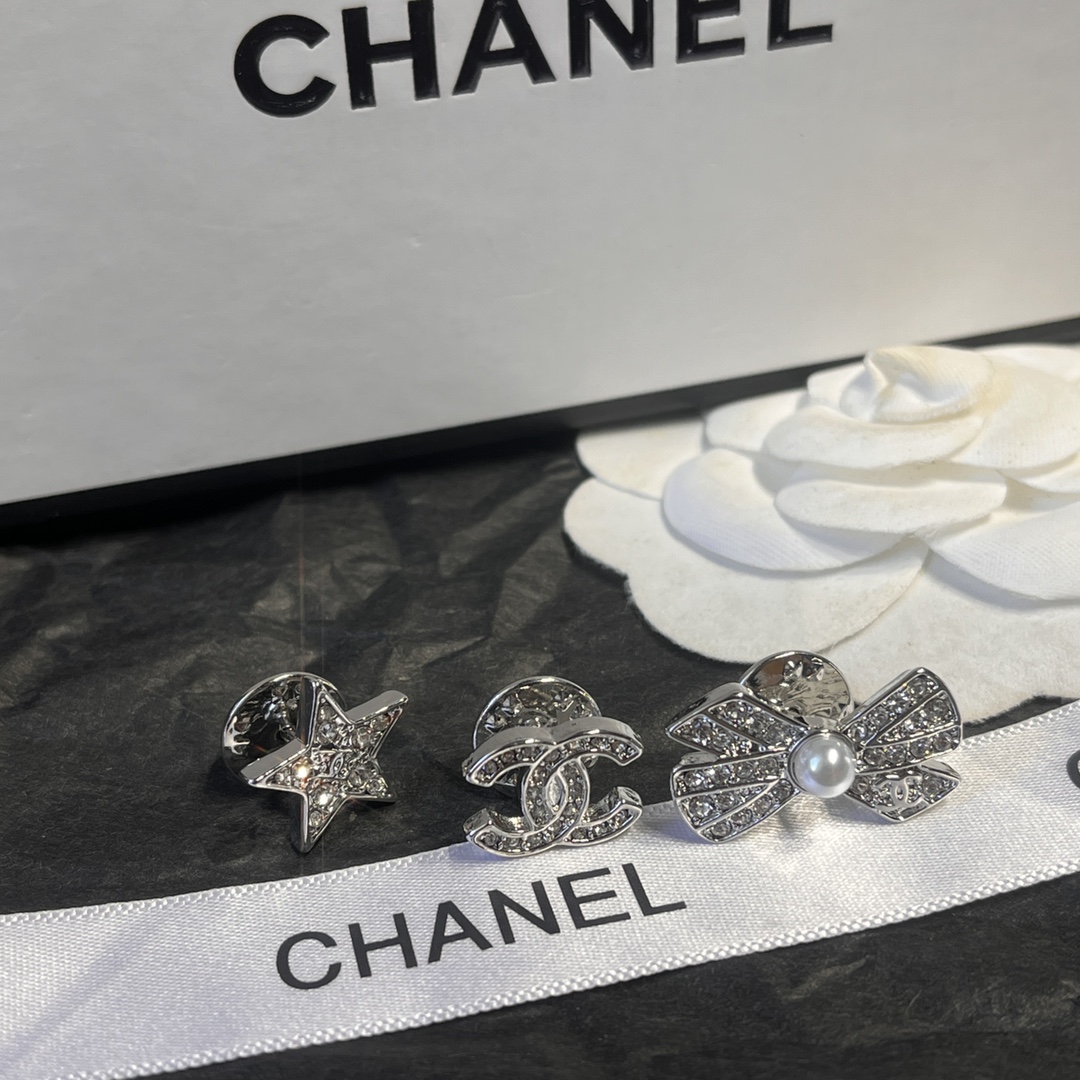 Replica CHANEL Brooch