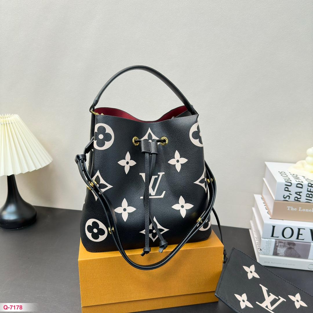 Replica Louis Vuitton Bag 25*25CM