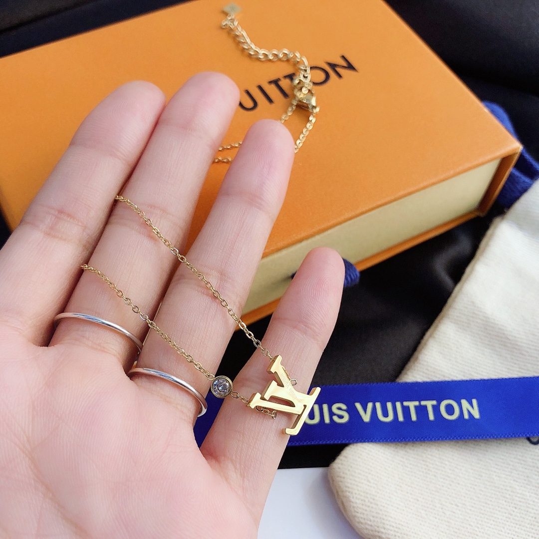 Replica LOUIS VUITTON Necklace
