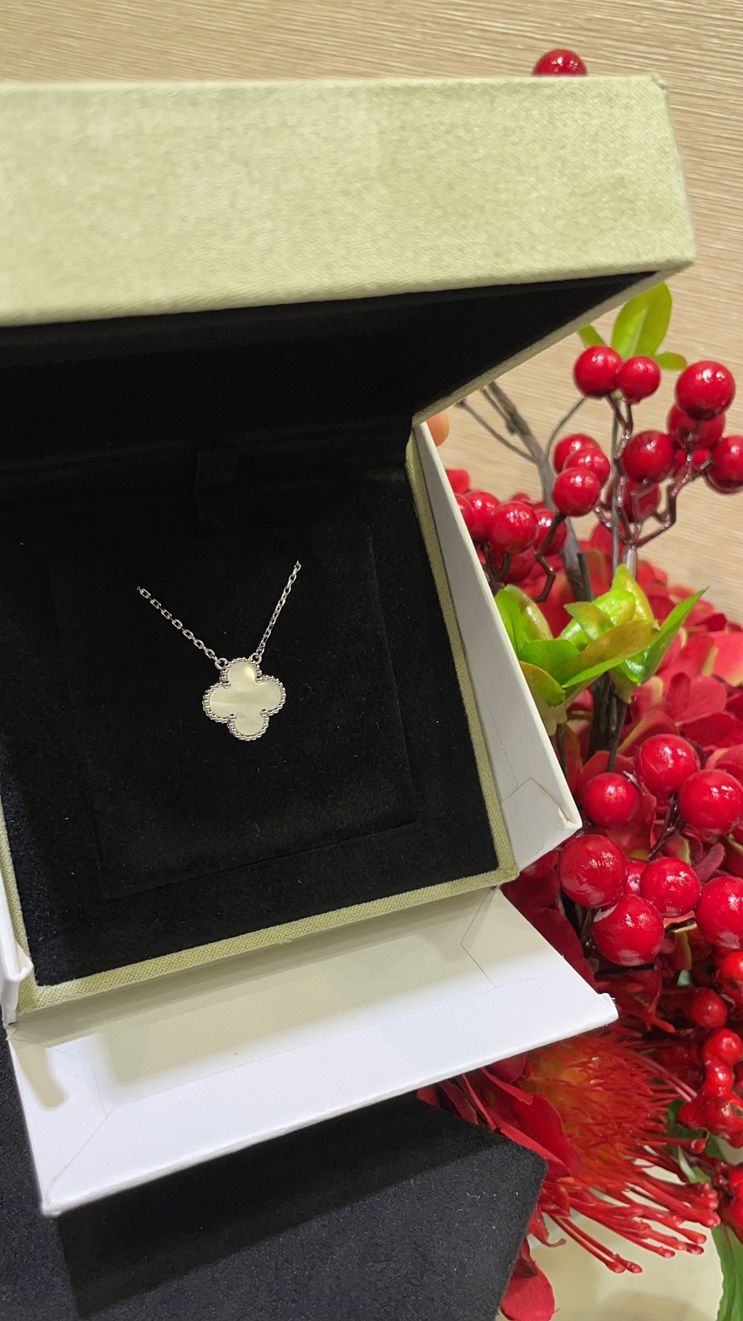 Replica VanCleef Arpels Necklace