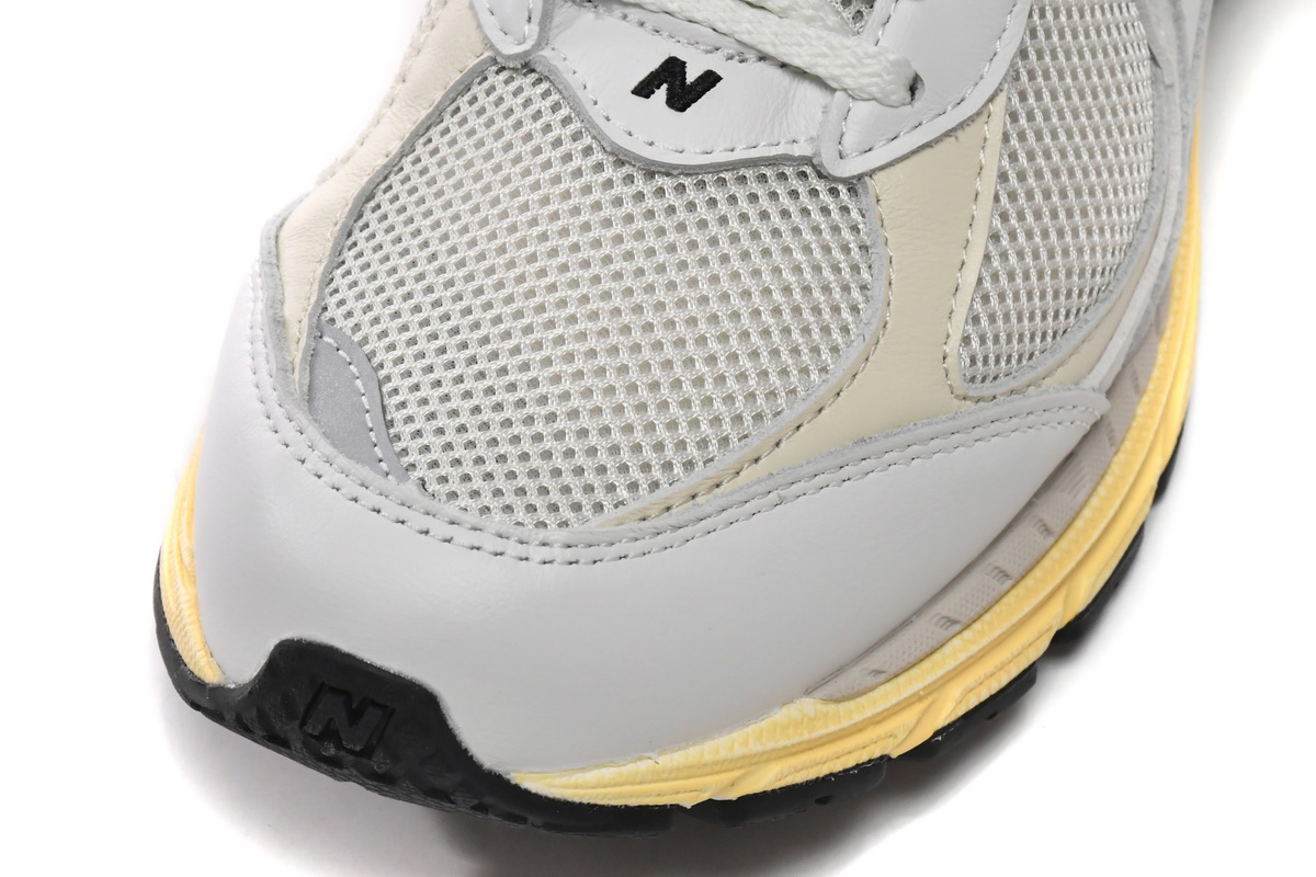 Replica New Balance Shoe New Running Shoes ML2002RT Thisisneverthat x New Balance 2002R White
