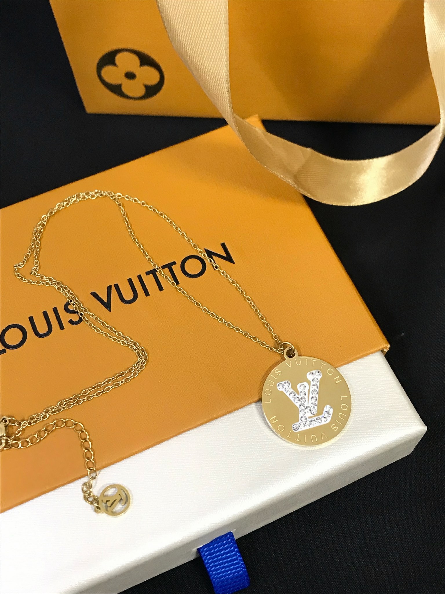 Replica LOUIS VUITTON Necklace