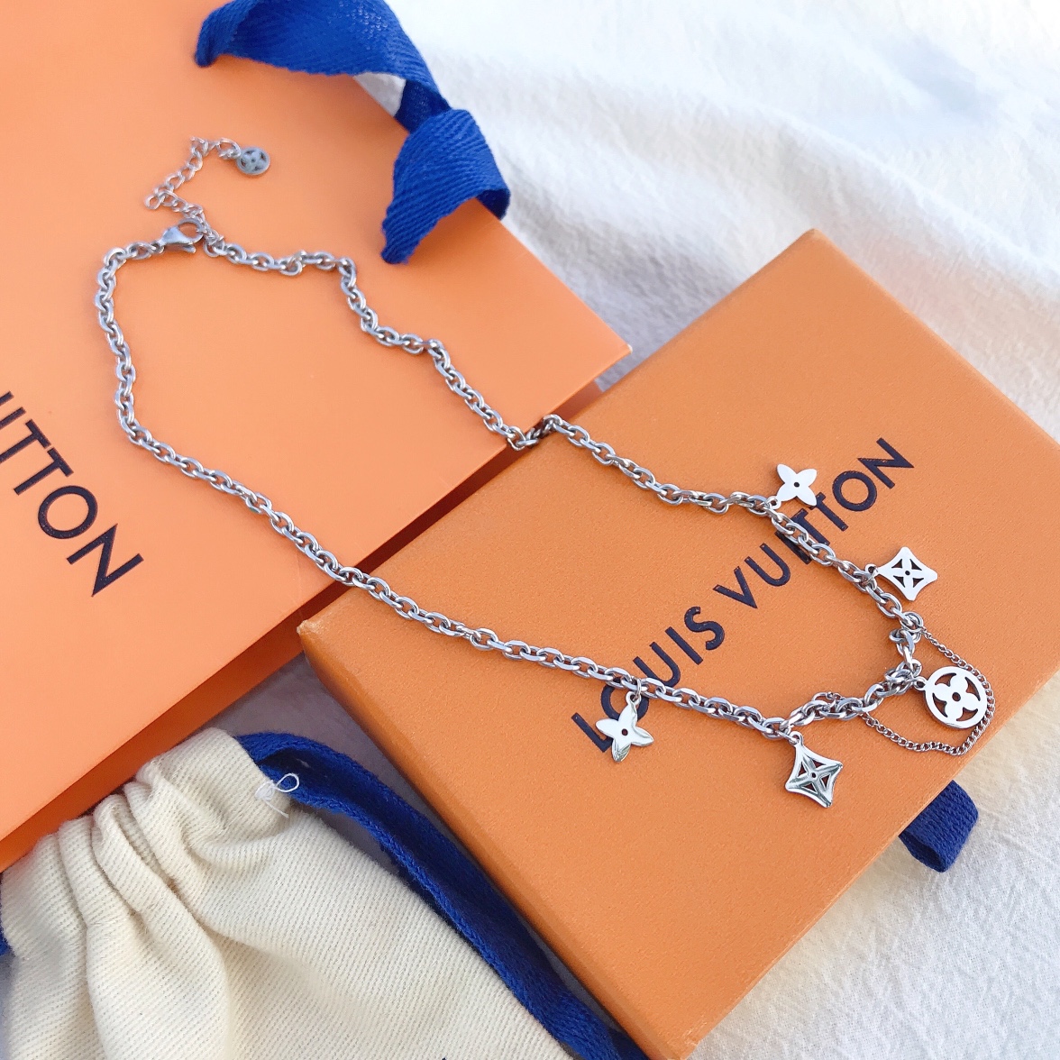 Replica LOUIS VUITTON Necklace