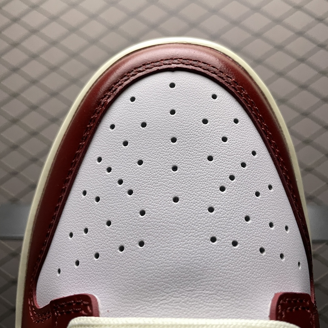 Replica Nike Dunk SB Shoe NK Dunk Low Team Red FJ4555-100 Size 35.5-47.5