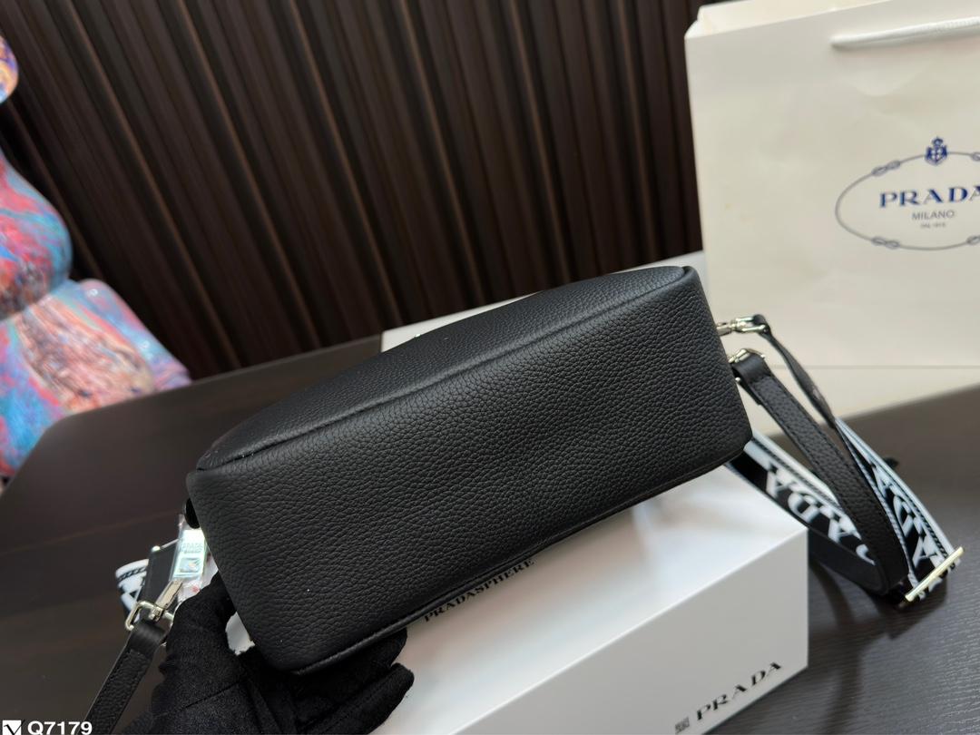 Replica Prada Bag 14*22CM