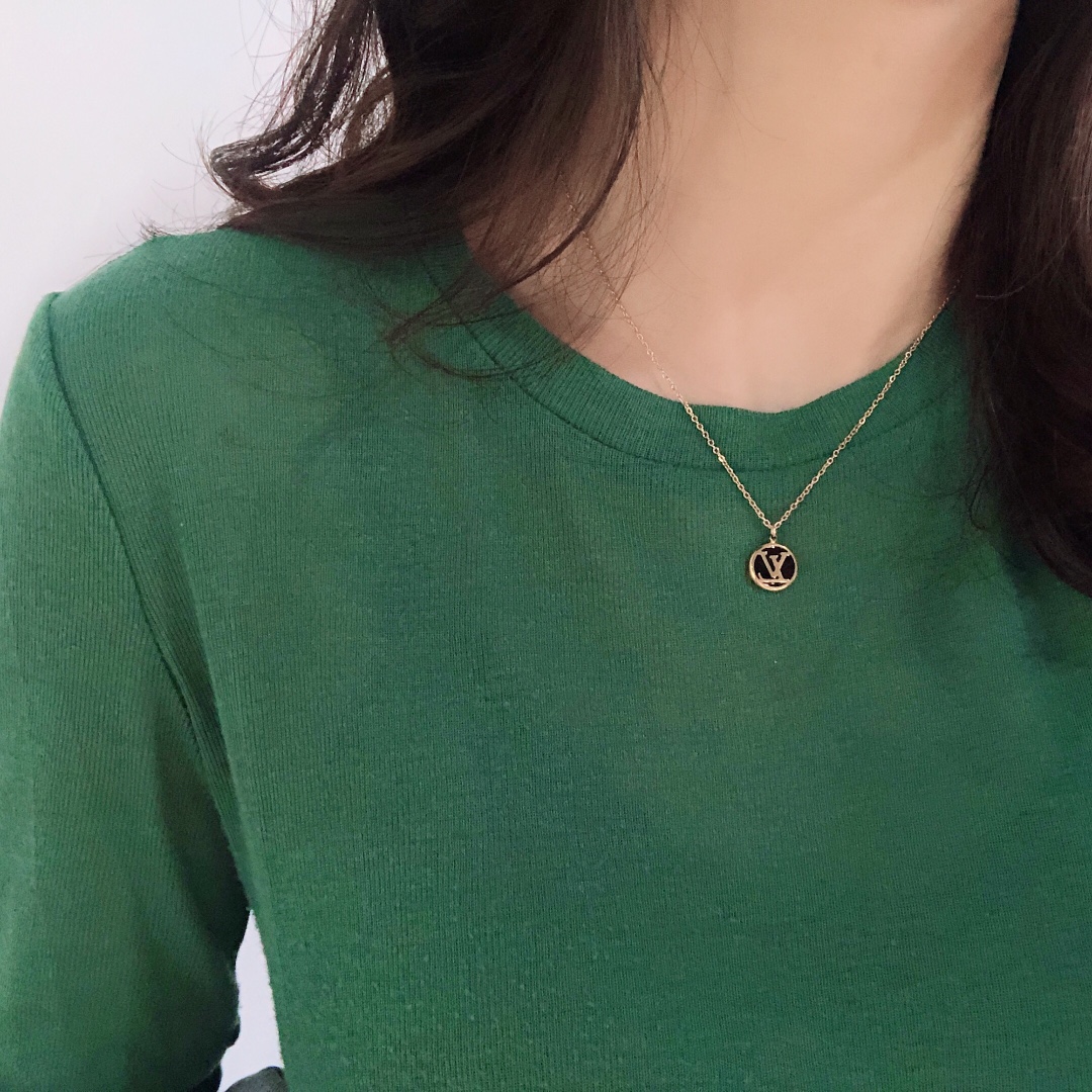 Replica LOUIS VUITTON Necklace