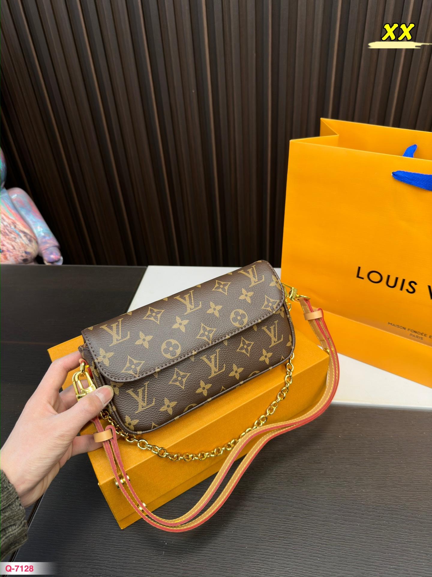 Replica Louis Vuitton Bag 12*22CM