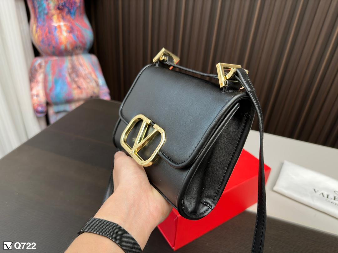 Replica Valentino Bag 18*15CM