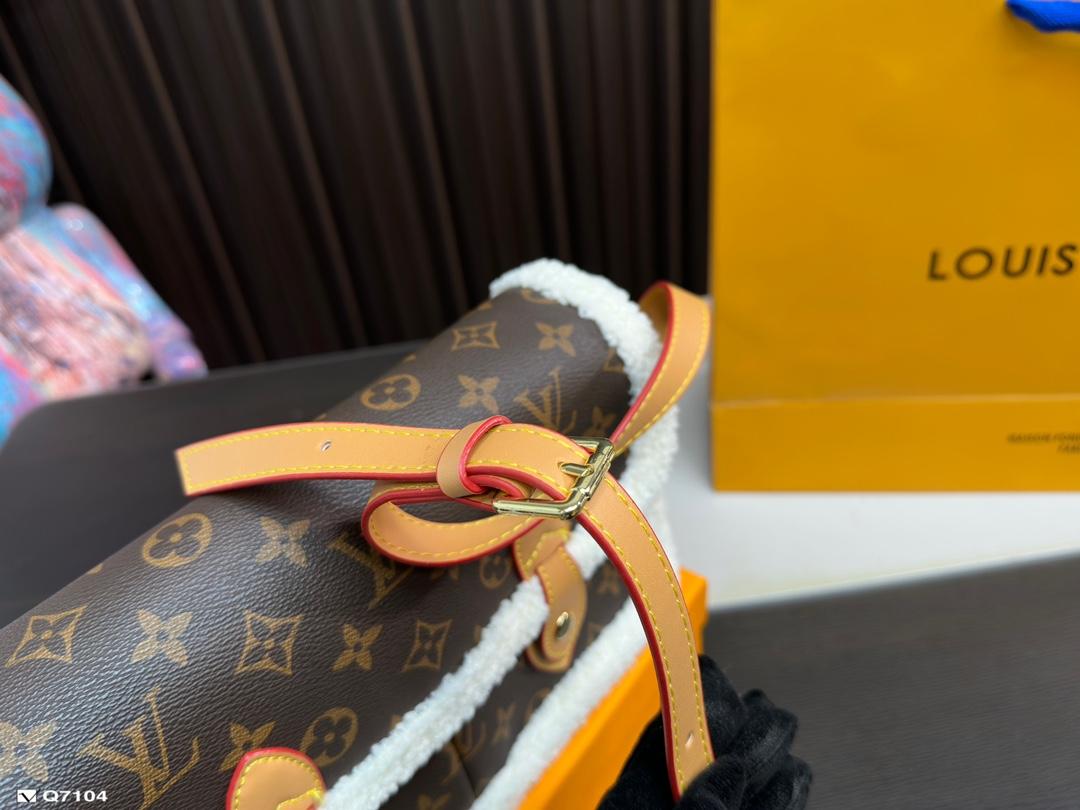 Replica Louis Vuitton Bag 26*15CM