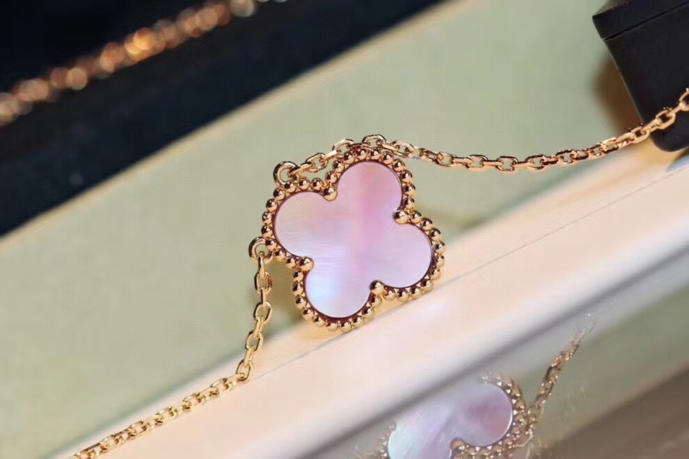 Replica VanCleef Arpels Necklace