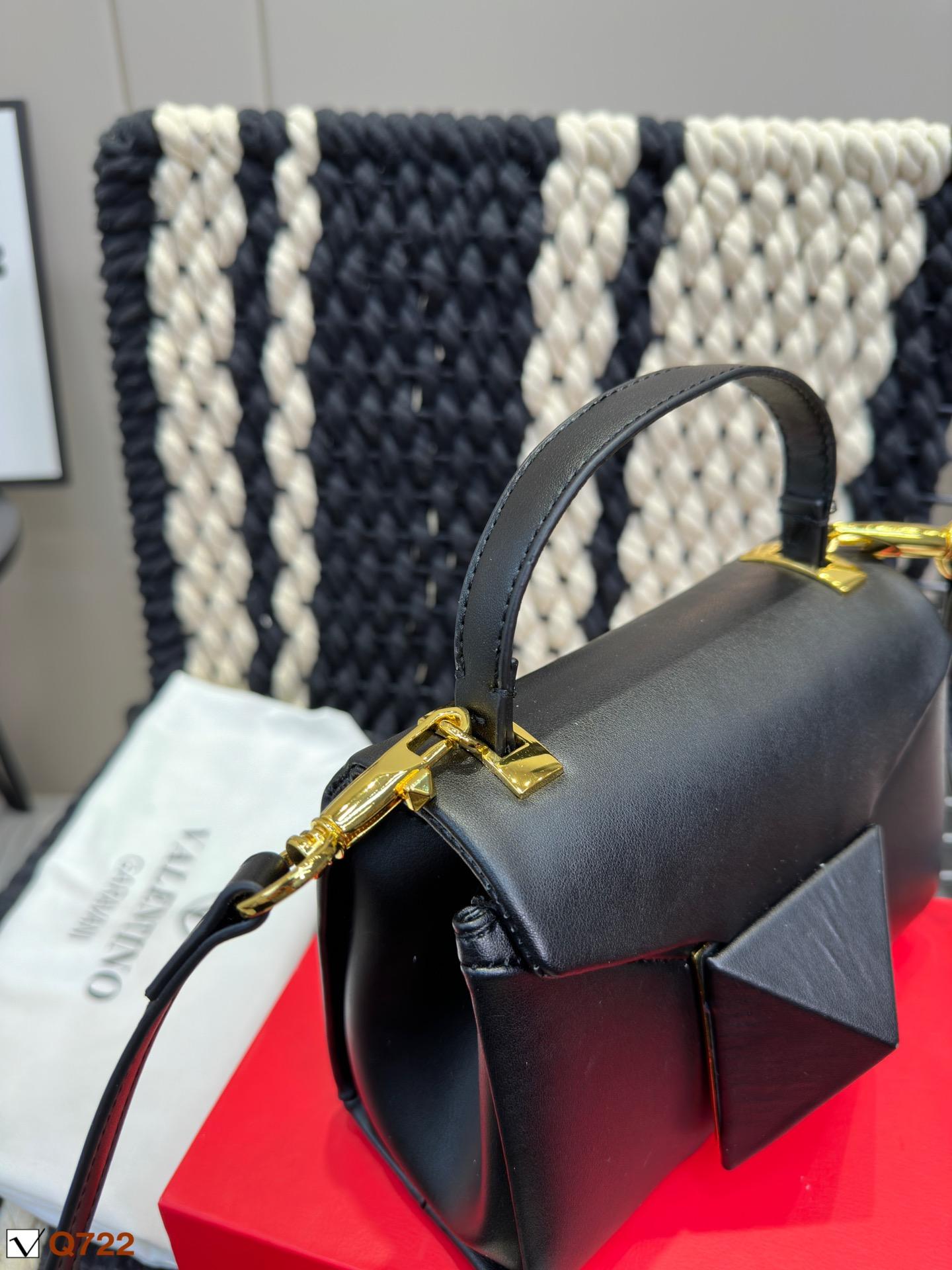 Replica Valentino Bag 19*12CM