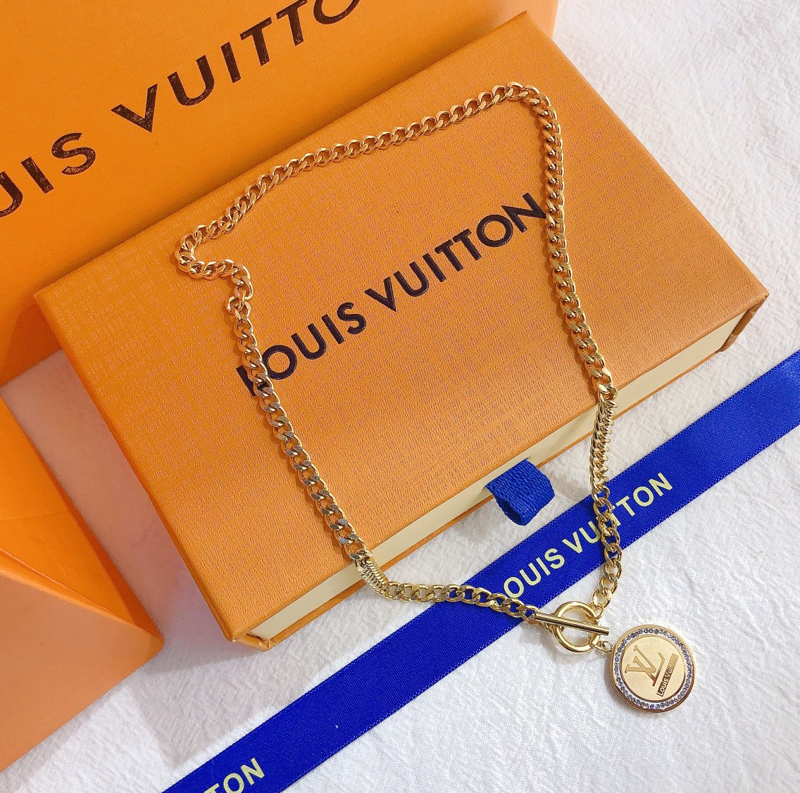Replica LOUIS VUITTON Necklace