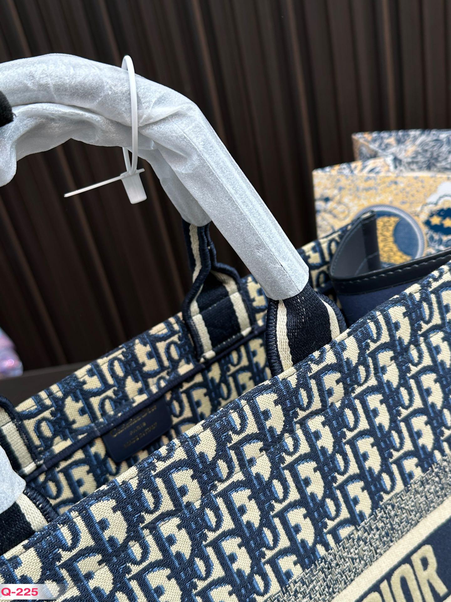 Replica Dior Bag  25*20CM/35*27CM/38*30CM
