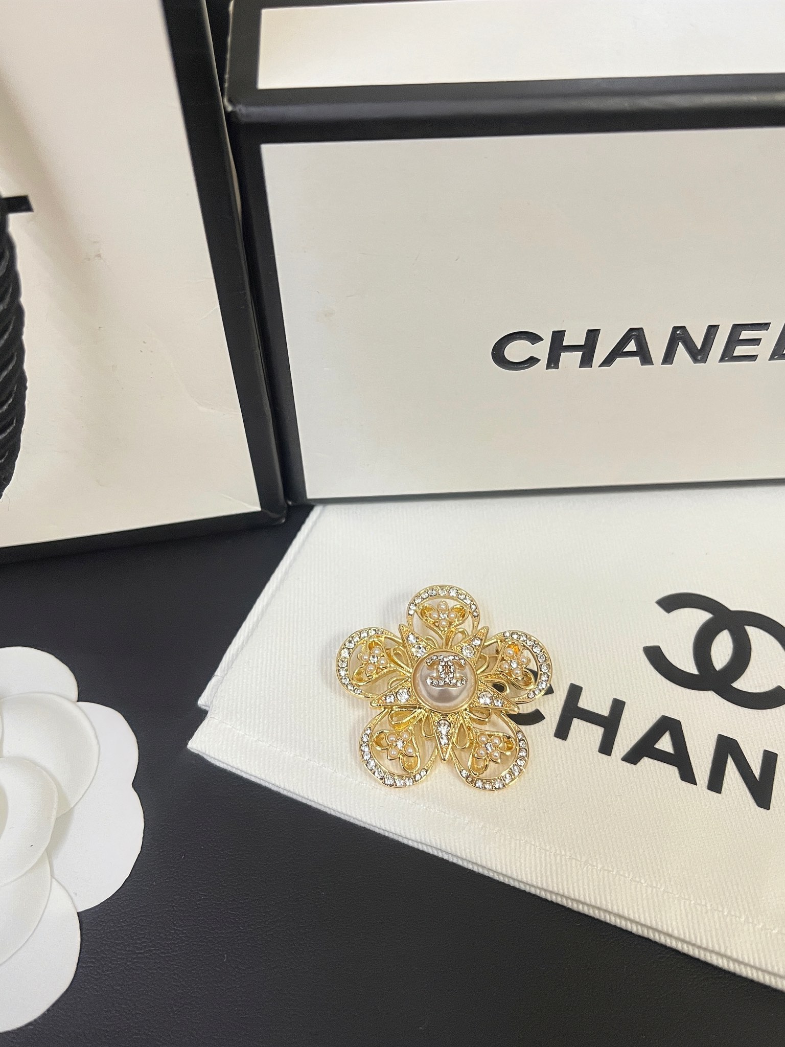 Replica CHANEL Brooch
