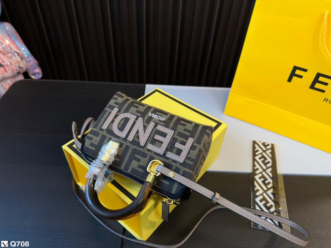 Replica Fendi Bag 17*12CM