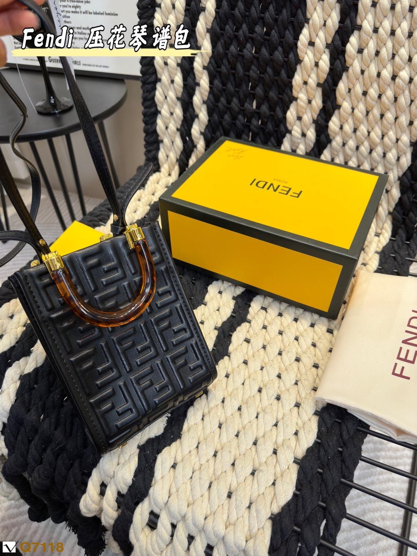 Replica Fendi Bag 13*17CM