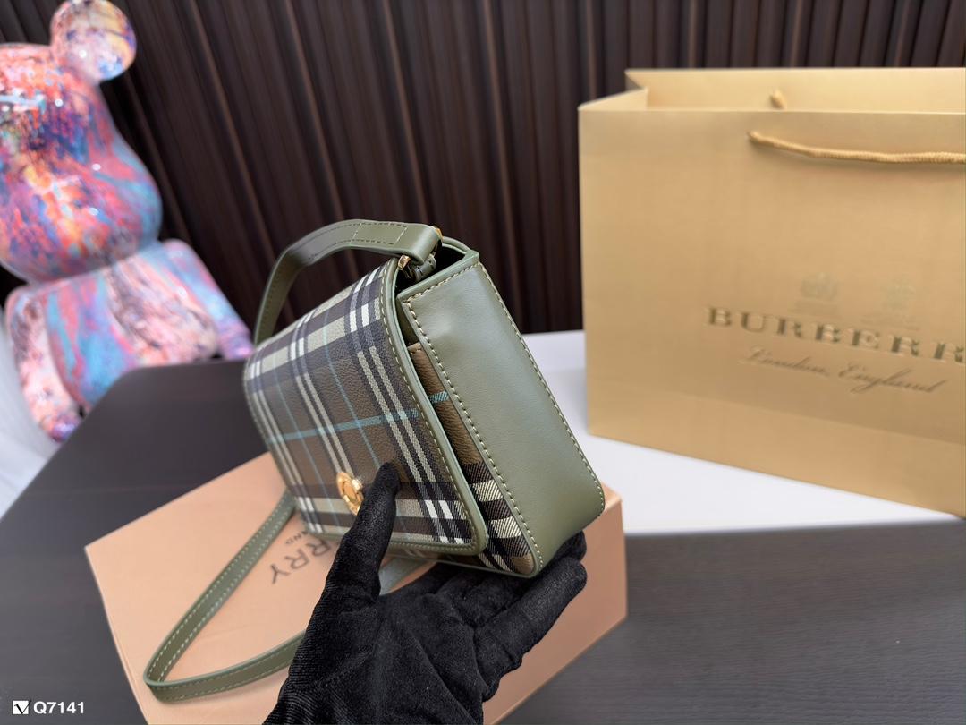 Replica Burberry Bag 14*22CM