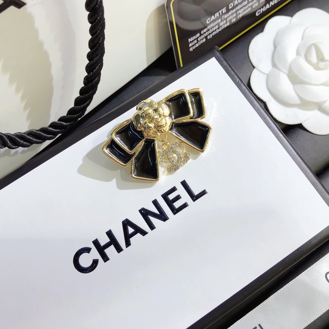 Replica CHANEL Brooch