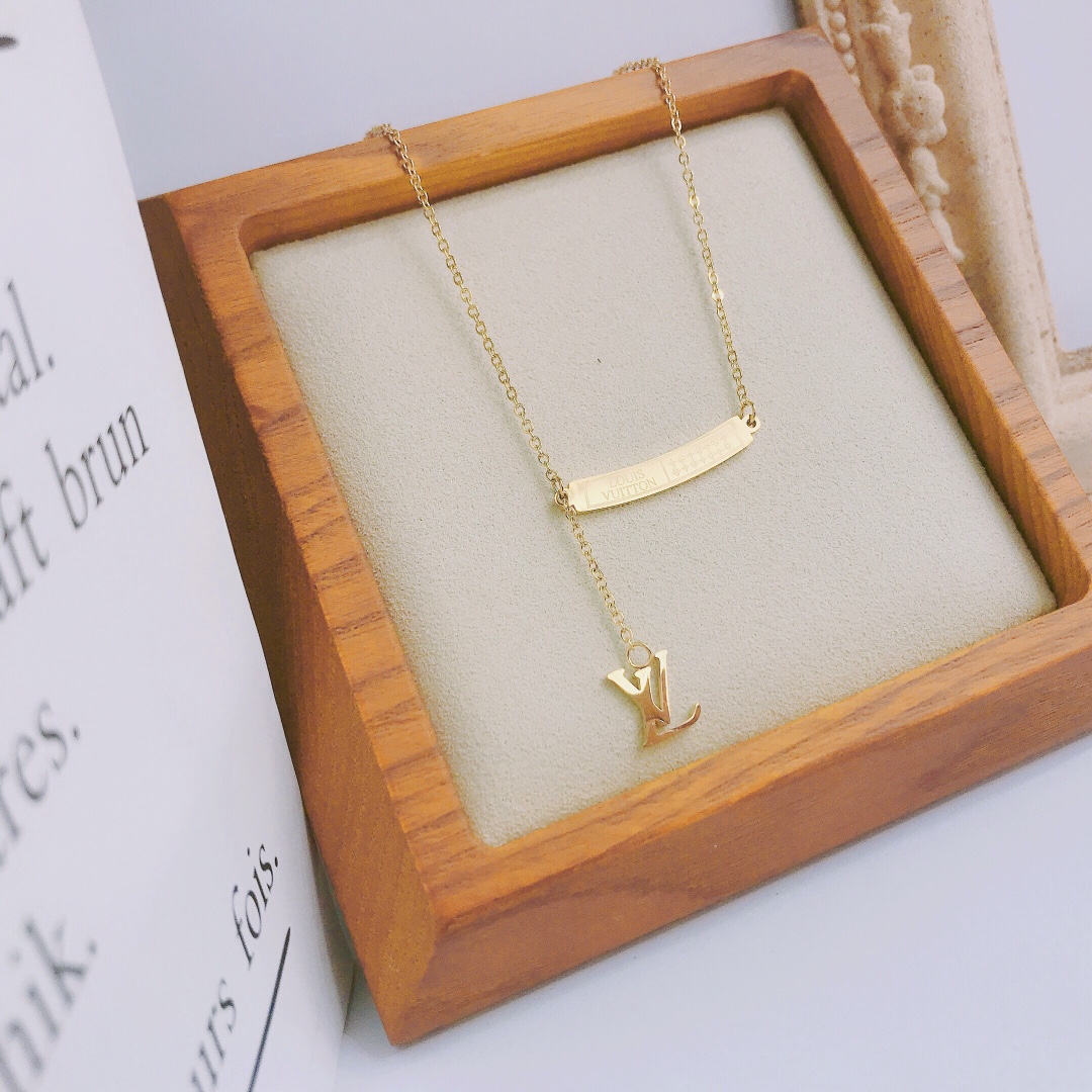 Replica LOUIS VUITTON Necklace