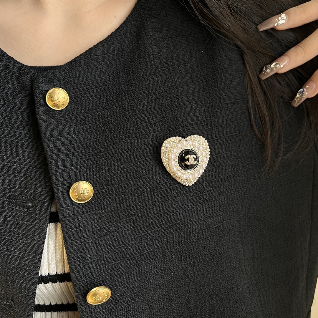 Replica CHANEL Brooch