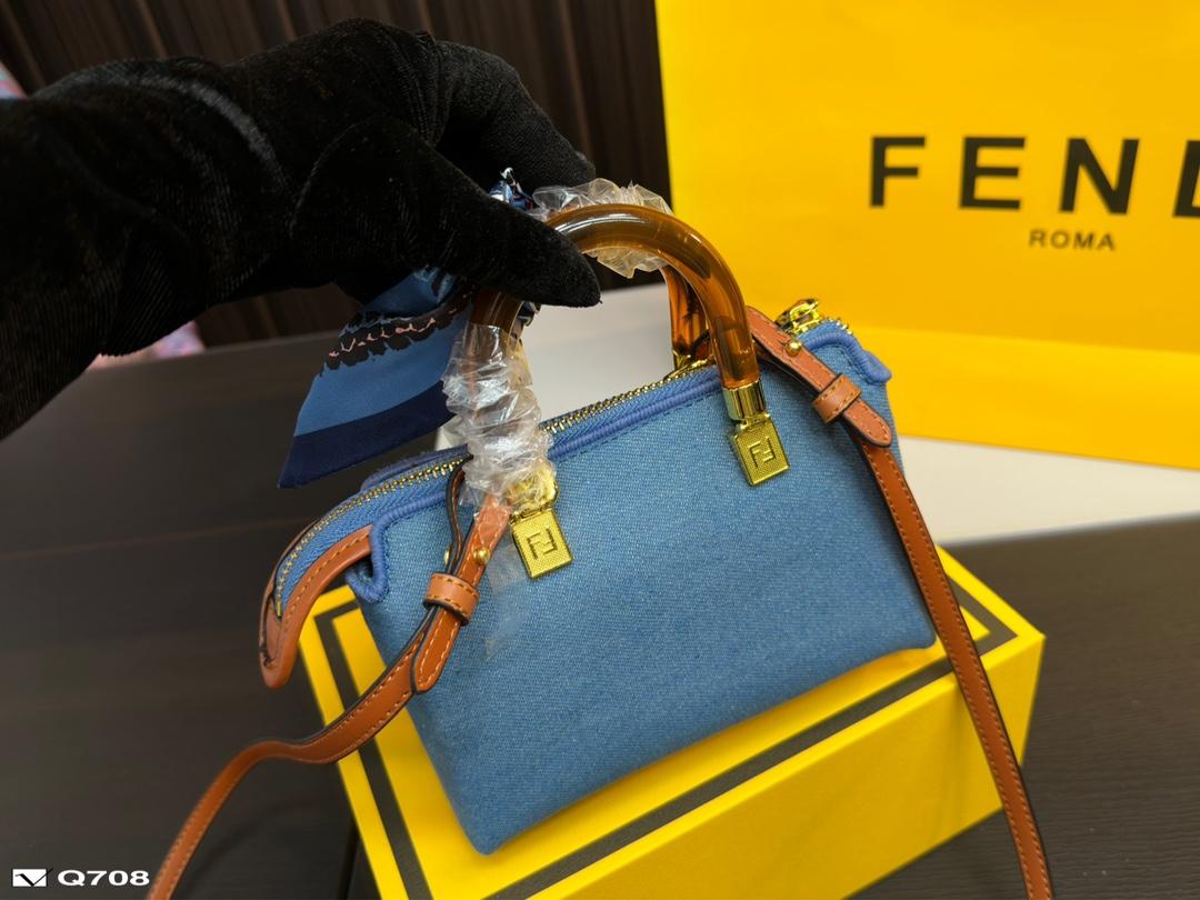 Replica Fendi Bag 17*12CM