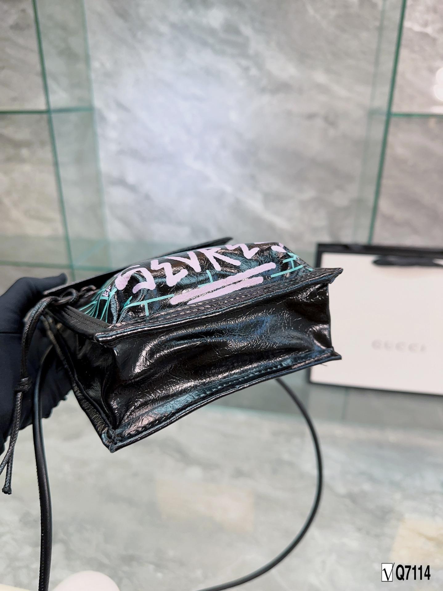 Replica Balenciaga Bag 15*20CM