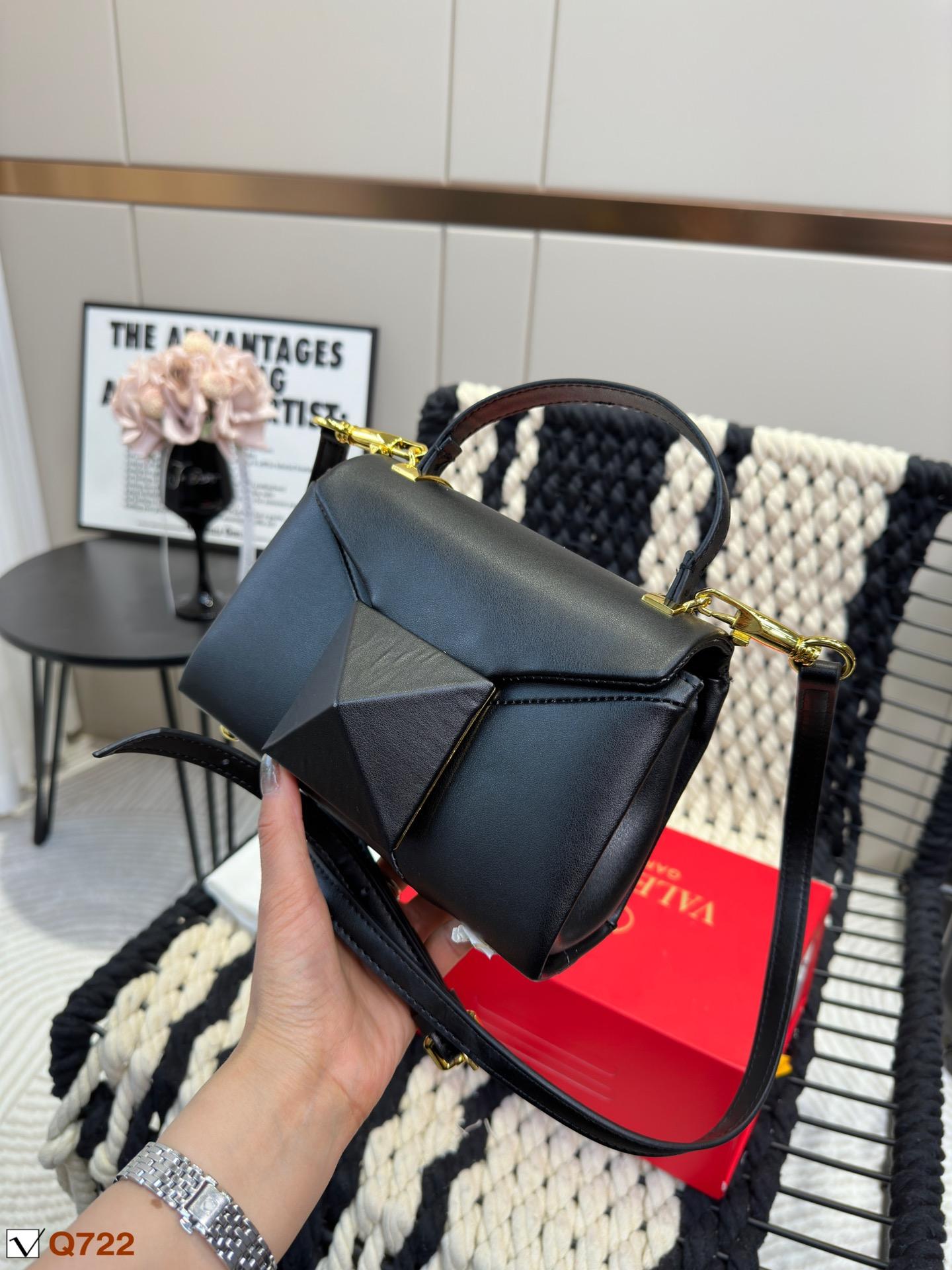 Replica Valentino Bag 19*12CM