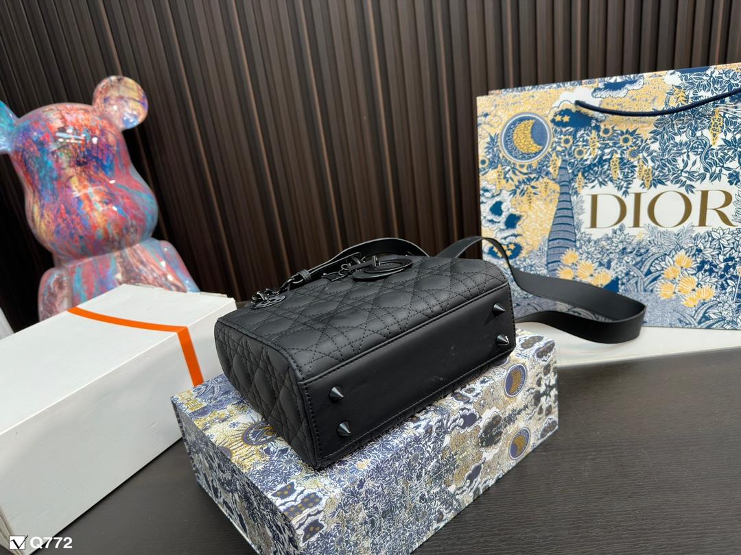 Replica Dior Bag  17*20CM/17*14CM