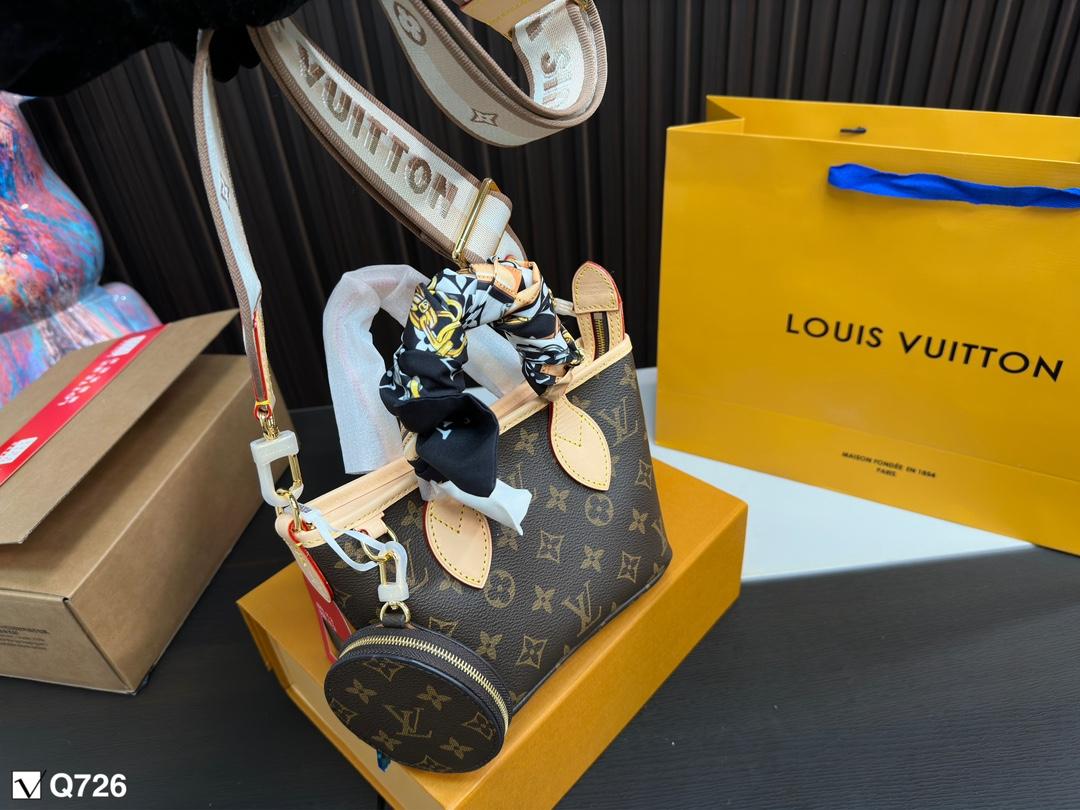 Replica Louis Vuitton Bag 13*19CM