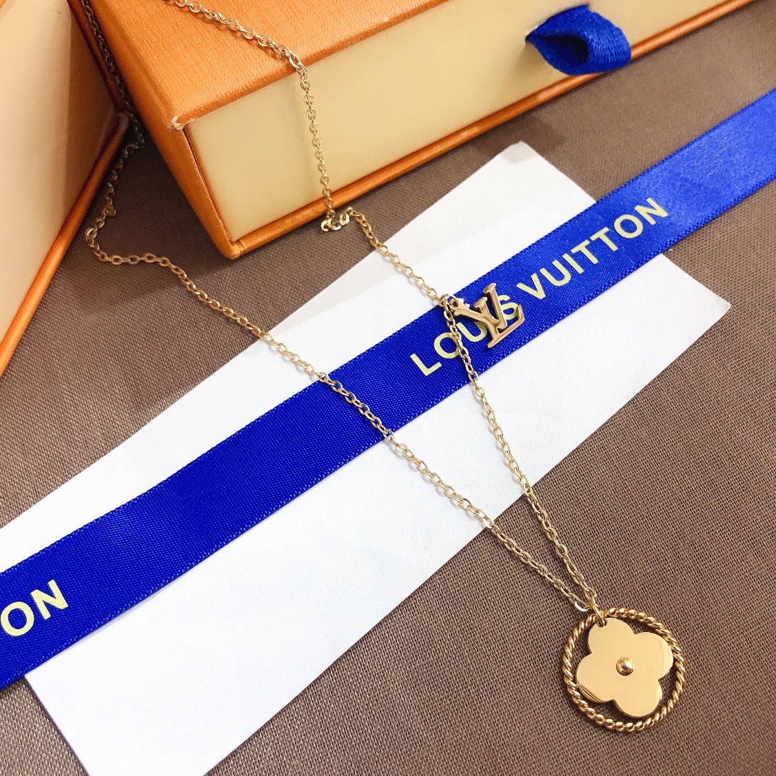 Replica LOUIS VUITTON Necklace
