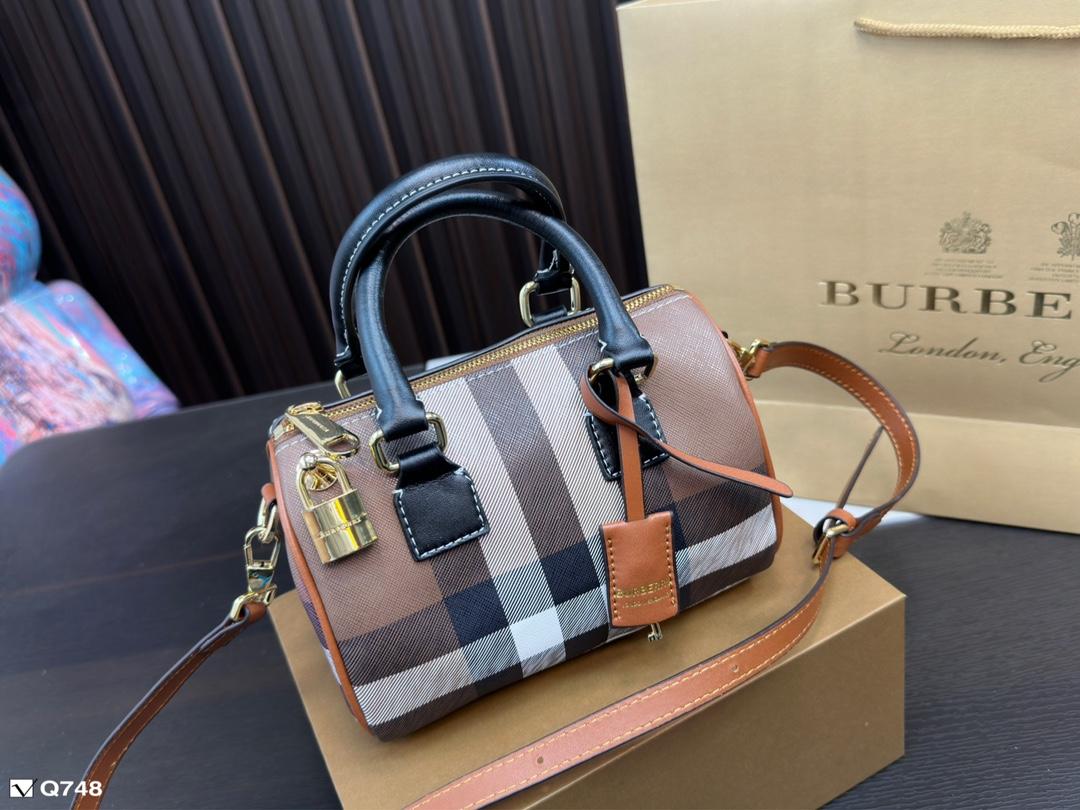 Replica Burberry Bag 18*12CM