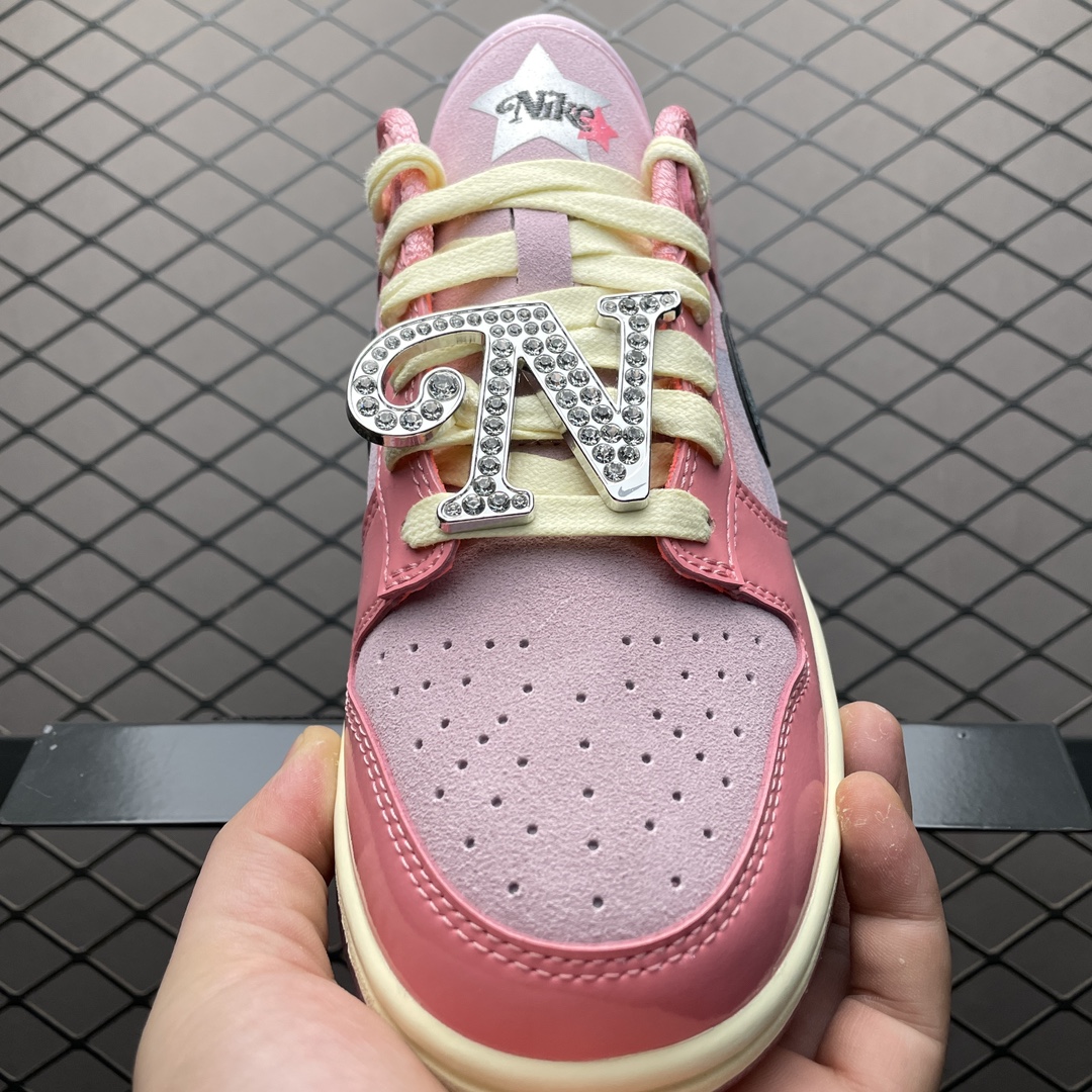 Replica Nike Dunk SB Shoe Nike Dunk LowHot Punch and Pink Foam FN8927-621 Size 36-40