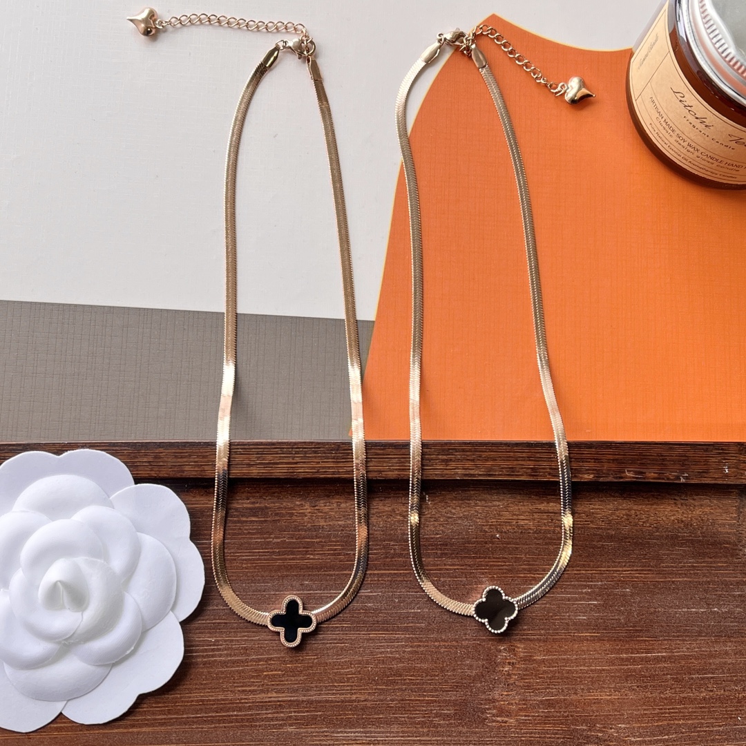 Replica VanCleef Arpels Necklace