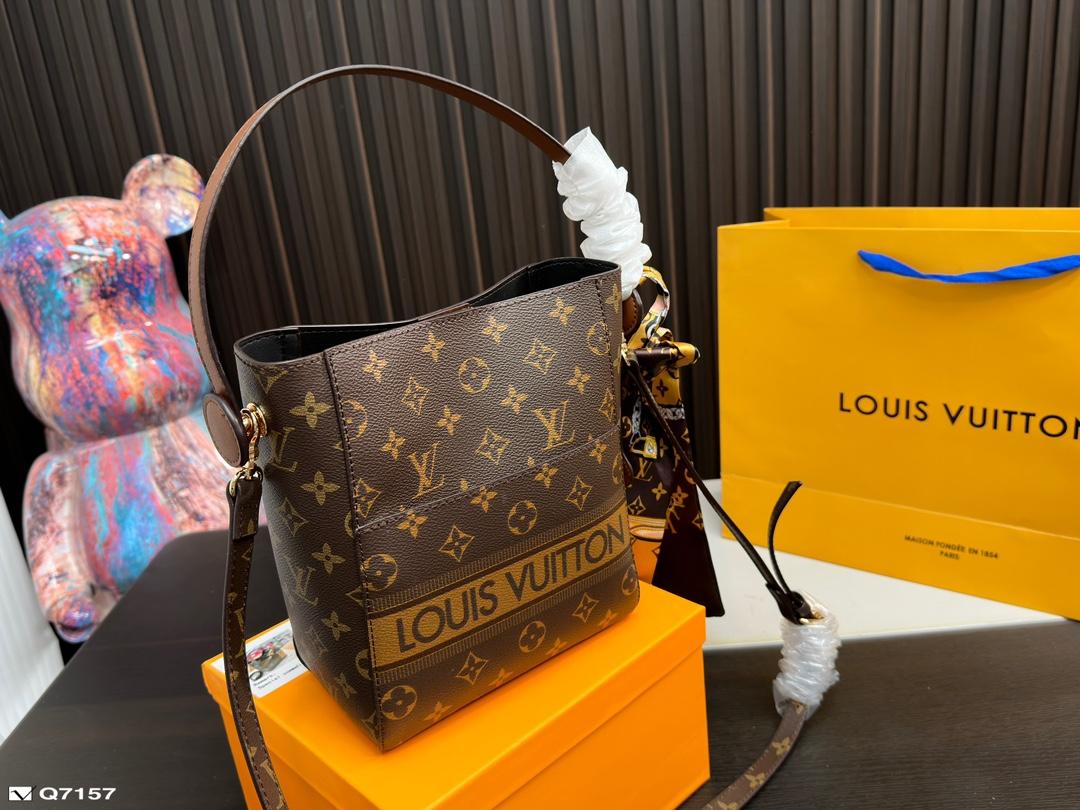 Replica Louis Vuitton Bag 22*18CM