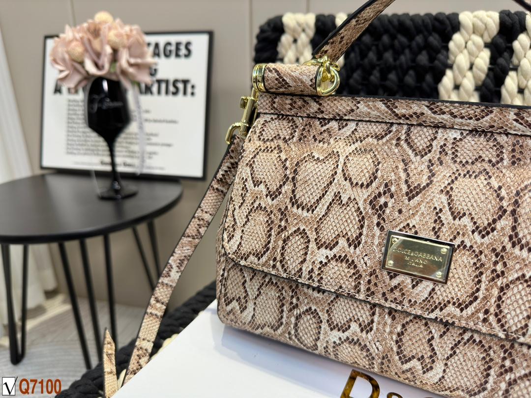 Replica Dolce Gabbana Bag 21*18CM