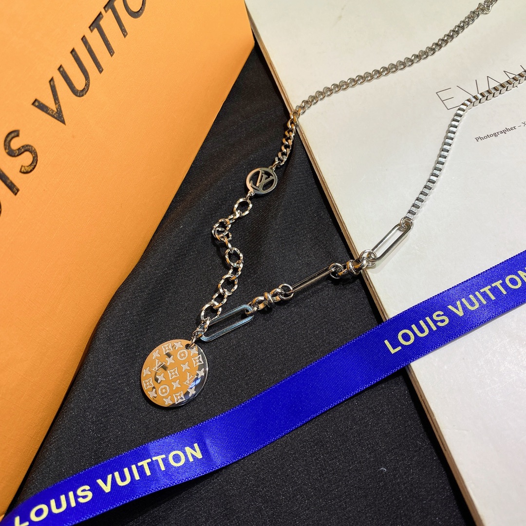 Replica LOUIS VUITTON Necklace